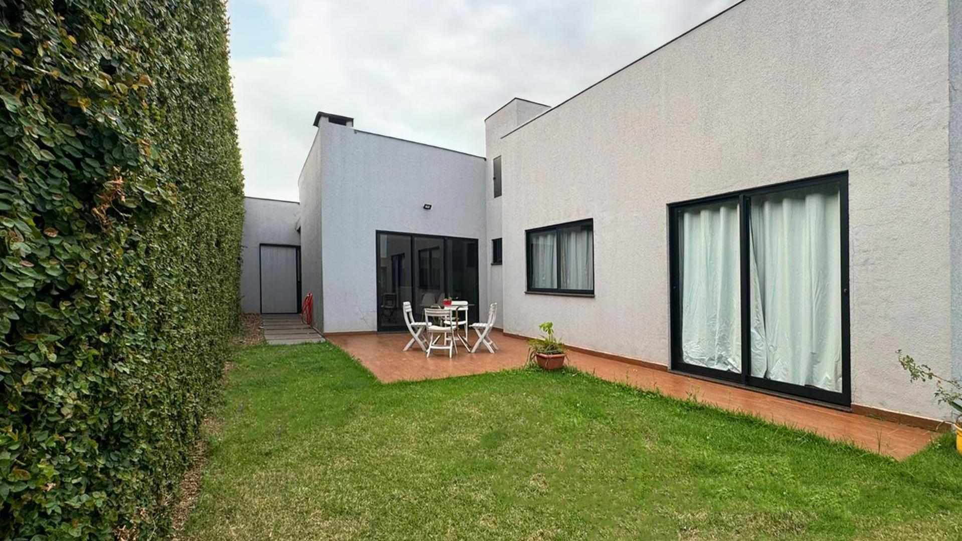 Casa Moderna E Confortavel Em Foz Do Iguacu! Сasa de vacaciones Foz do Iguaçu